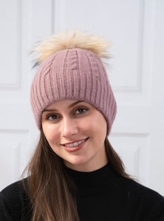 women's toque with pom pom