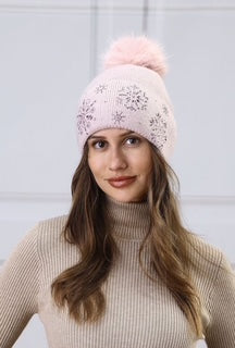 women's toque with pom pom