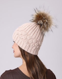 women's toque with pom pom