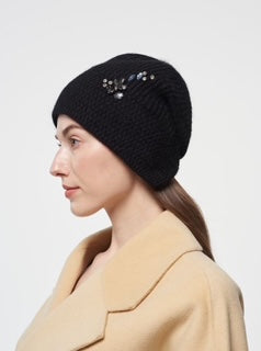 women's toque with stone