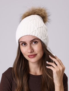 women's toque with pom pom
