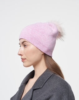 women's toque with pom pom