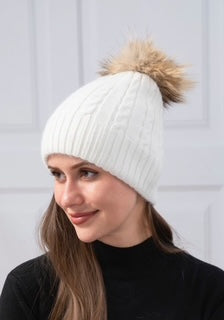 women's toque with pom pom