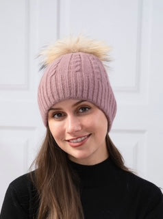 women's toque with pom pom