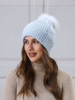 women's toque with pom pom
