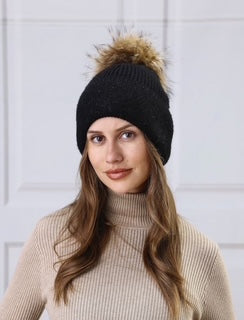 women's toque with pom pom