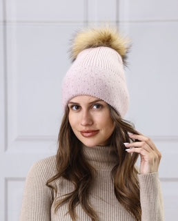 women's toque with pom pom