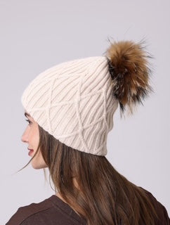 women's toque with pom pom