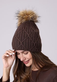 women's toque with pom pom
