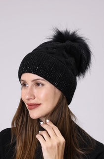women's toque with pom pom