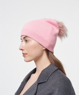 women's toque with pom pom